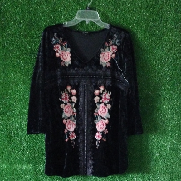Andree Tops - Floral Embroidered Black Velvet Top